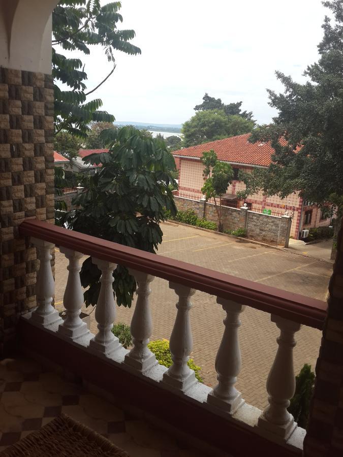Le Savanna Country Lodge And Hotel Кисуму Екстериор снимка