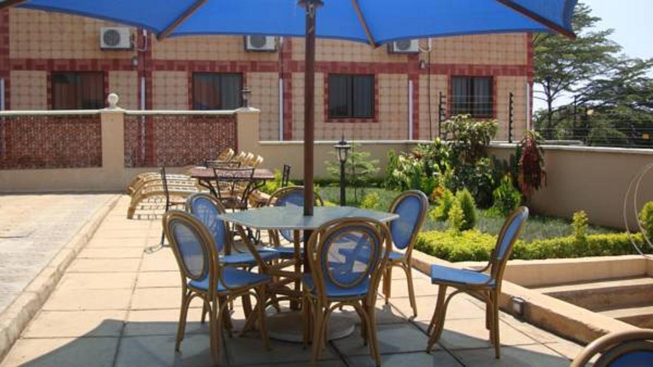 Le Savanna Country Lodge And Hotel Кисуму Екстериор снимка